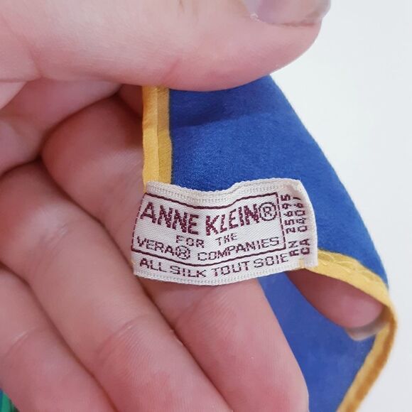 Anne Klein Sunflowers Vintage Silk Like New Scarf - Picture 4 of 9